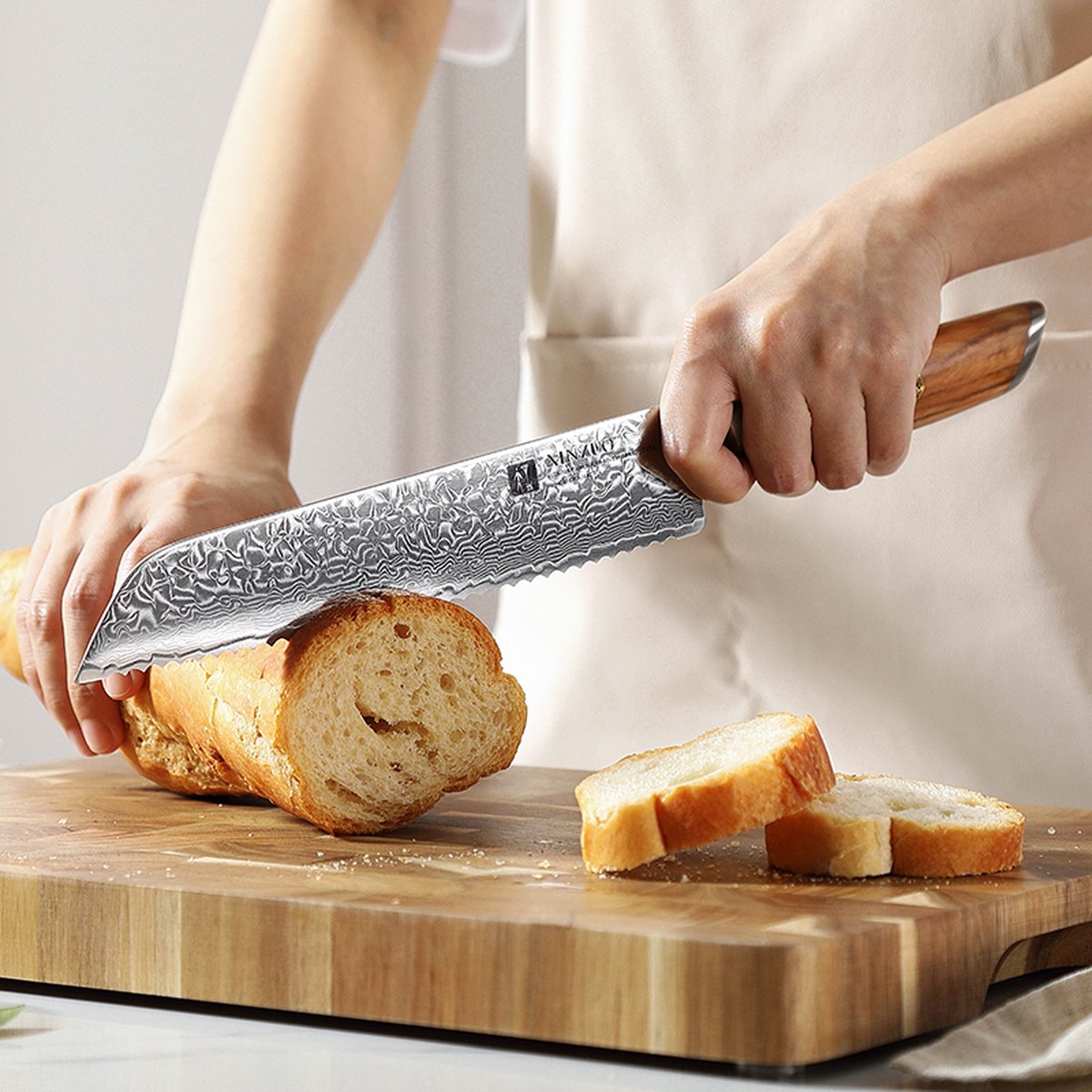 Couteau de cuisine japonais martelé pour tout type d'aliments, SANTOKU,  16.5cm