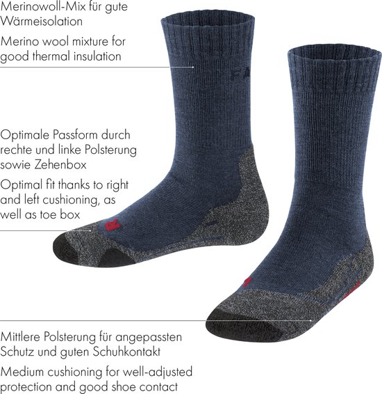 Donkerblauwe Falke sportsokken met medium demping, grijze versteviging bij hiel en teen, en rode accenten.