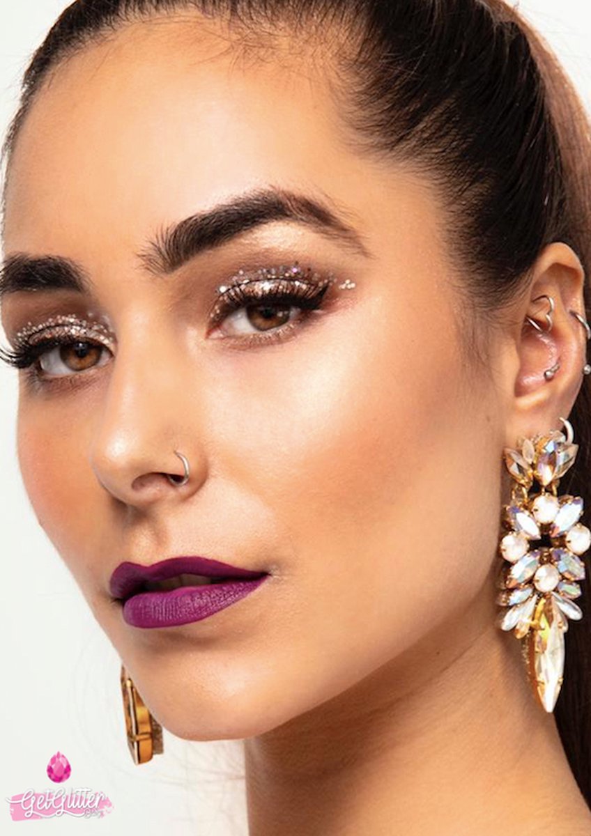 GetGlitterBaby® - Zilveren Fijne Poeder Biologische / Biologisch Milieuvriendelijke afbreekbare Festival Glitters voor Lichaam en Gezicht Jewels / Vegan Bio Biodegradable Face Body Glitter Glue - Zilver + Huid Lijm — cadeau in Verzorging - foto 8
