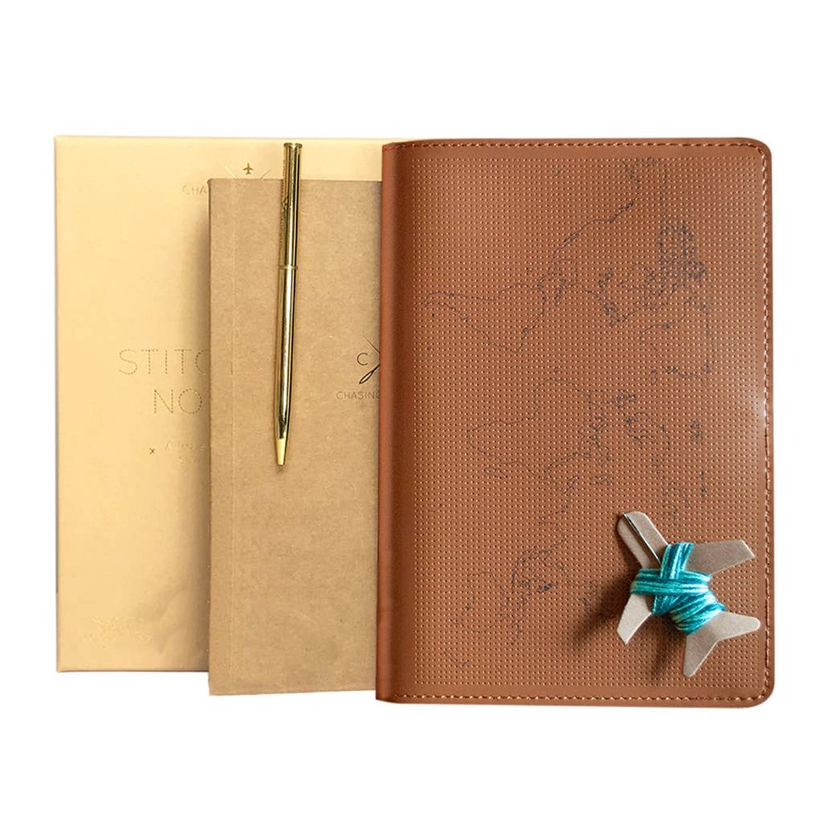 Chasing threads stitch your travels notebook met naald en draad | Notitieboek