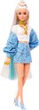foto van Barbie Extra - Modepop Barbiepop - Blond haar Bandana print