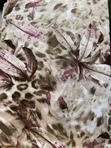 Viscose tricot coupon zandkleur met orchidee 150 cm x 150 cm 95% viscose 5% elesthan
