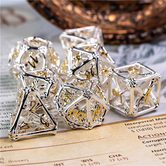 Thumbnail van een extra afbeelding van het spel DND Hollow metal dice set - Hollow bone serie - DnD dobbelstenen set Wit goud - Dungeons and Dragons dobbelstenen Inclusief Leren bewaarzakje en lux doosje