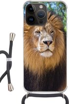 Telefoonhoesje Geschikt voorApple Iphone 14 Pro - Leeuw - Natuur - Dier - Siliconen - Crossbody - Backcover met Koord - Telefoonhoesje met koord - Hoesje met touw