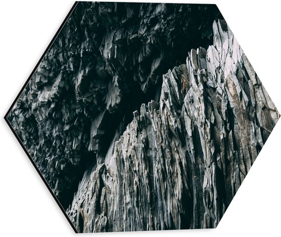 WallClassics - Dibond Hexagon - Coole Rotswand - 30x26.1 cm Foto op Hexagon (Met Ophangsysteem)