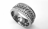 RVS - Ring - Dames - Chique - brede - maat 19 - met beide zijde strass steentjes en midden een schakelketting die je mee kan draaien.