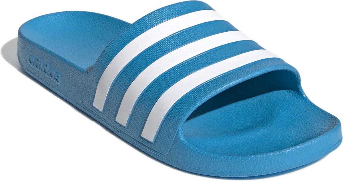 terugtrekken Extreem Sluier Adidas slippers Adilette - UK 7 (maat 40,5) - licht blauw | bol.com