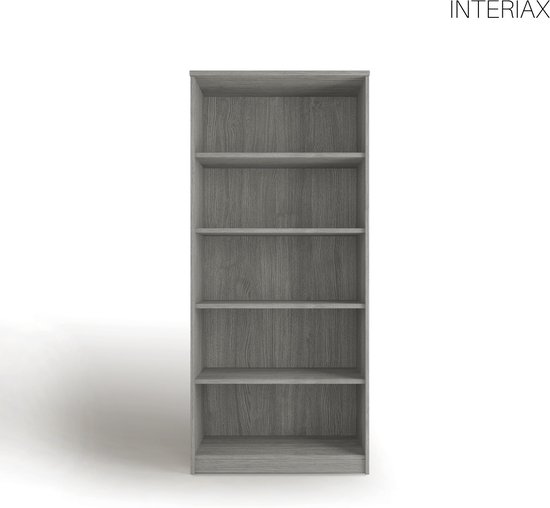 Boekenkast met zes grijze eikenhouten legplanken.