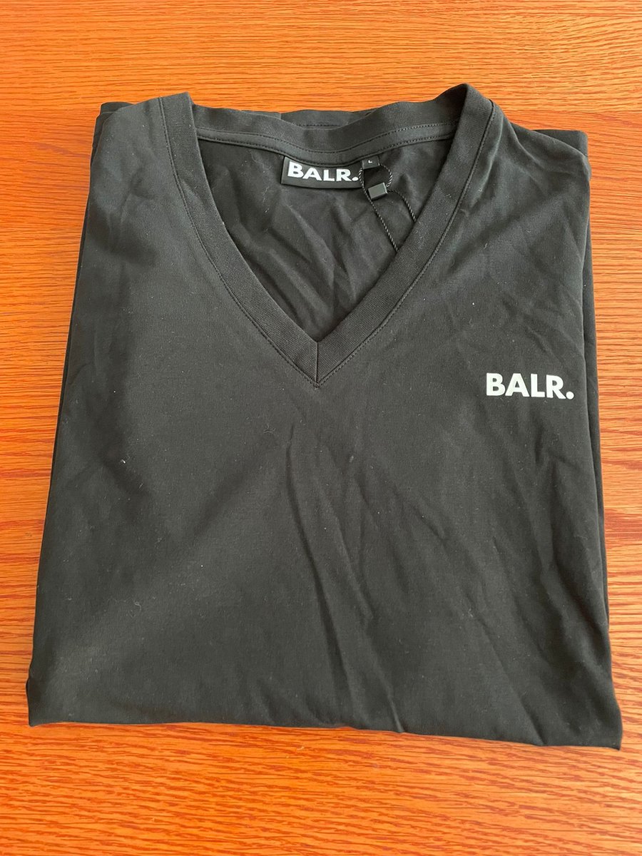 BALR. classic v-neck T-shirt