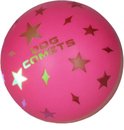 Roze Dog Comets bal met uitsnijdingen in de vorm van sterren en ruiten, met gloeiende sterren.