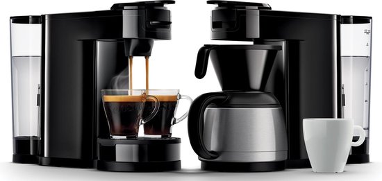 Twee zwarte Senseo koffiezetapparaten met thermokannen en twee glazen Senseo mokken waaruit koffie stroomt.