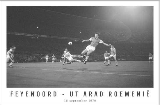 Walljar - Poster Feyenoord - Voetbal - Amsterdam - Eredivisie - Zwart wit - Feyenoord - UT Arad Roemenië '70 - 20 x 30 cm - Zwart wit poster