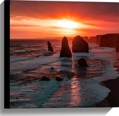 WallClassics - Canvas  - Rotsen in de Zee met Zonsondergang - 40x40 cm Foto op Canvas Schilderij (Wanddecoratie op Canvas)