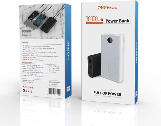 Verpakking van een witte powerbank met "30000 mAh" en "Fast Light, Full Of Power" opdruk. Achterkant met specificaties.