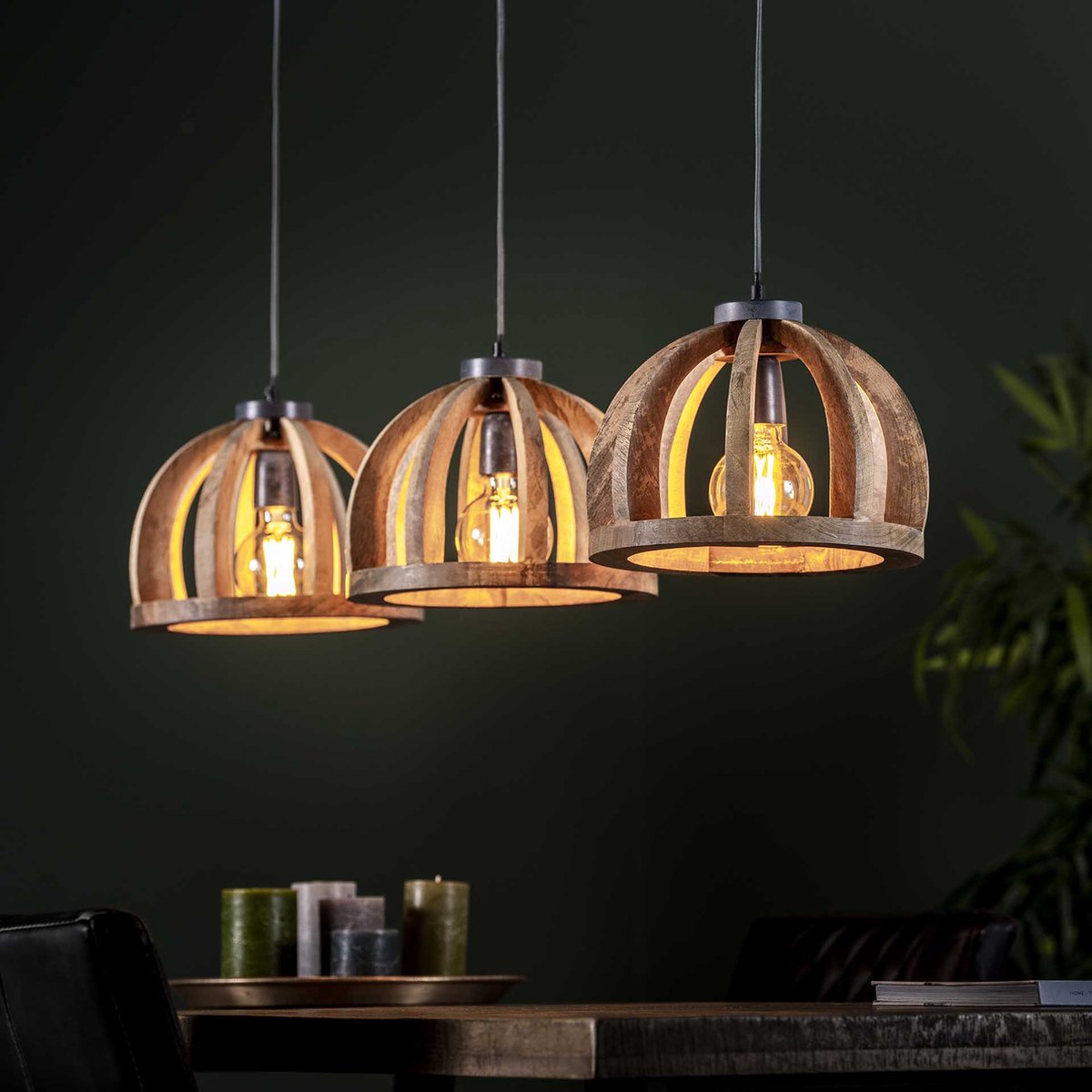 Eettafel hanglamp | 3 x ⌀ 30 cm | gebogen houten spijlen | massief mango hout naturel