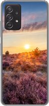 Geschikt voor Samsung Galaxy A53 5G hoesje - Bloeiende heide tijdens zonsondergang in Nederland - Siliconen Telefoonhoesje