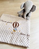 Brown baby blanket with an elephant and a dedication in Dutch embroidered