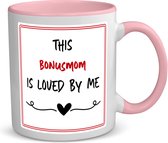 Akyol - this bonusmom is loved by me koffiemok - theemok - roze - Mama - iemand die houdt van zijn bonusmoeder - moeder cadeautjes - moederdag - verjaardag - geschenk - kado - 350 ML inhoud