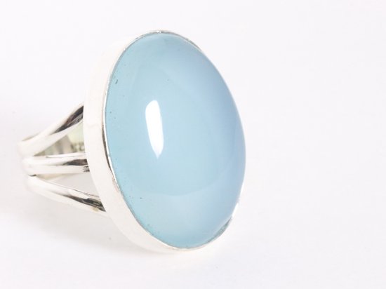 Grote ovale zilveren ring met blauwe chalcedoon
