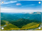 Tuinposter – Bergen - Landschap - Wolken - Groen - 40x30 cm Foto op Tuinposter (wanddecoratie voor buiten en binnen)