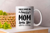 Mok This Is What An Amazing Mom Looks Like - FamilyFirst - Gift - Cadeau - LoveMyFamily - GezinEerst - FamilieLiefde - Mom - Sister - Dad - Brother - Mama - Broer - Vader - Zus - anime - Teacher