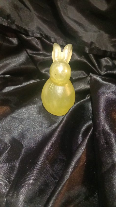 starwolf, eivorm met konijnenkop, geel, decoratie, pasen, beeld