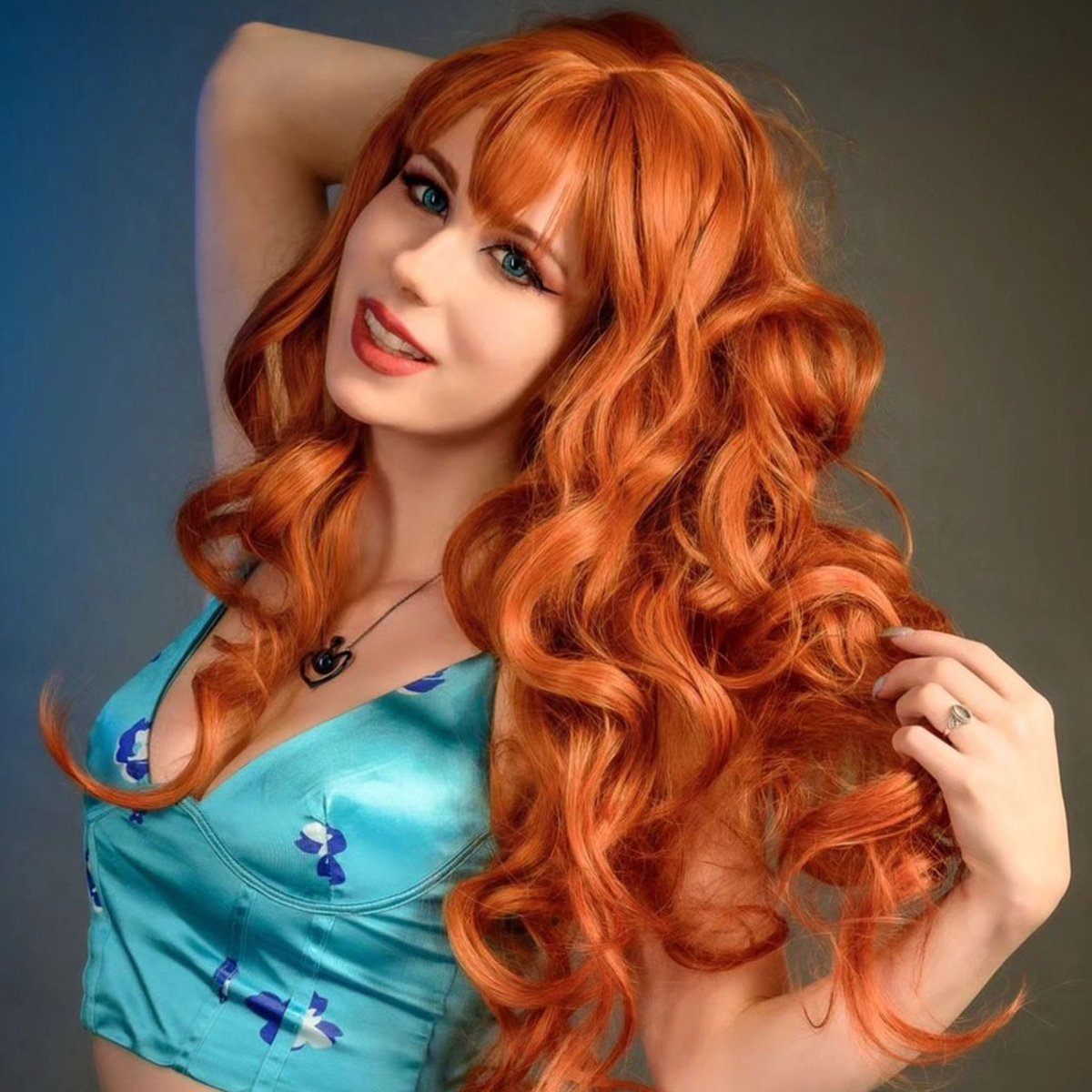SassyGoods Koper Rode Oranje Pruik met Pony WK - Pruiken Dames Lang Haar - Haarwerk - Wig - Ginger Rood - 70 cm — afbeelding 6