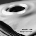 Close-up van roestvrij stalen gordijnringen van Mesa Living.