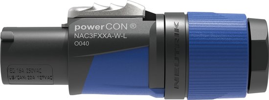 Rechte blauwe powerCON connector met zilveren sluitclip en zwarte behuizing. Tekst: powerCON NAC3FXXA-W-L, NEUTRIK.