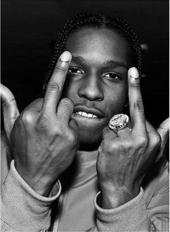 Allernieuwste.nl® Canvas Schilderij Hiphop Rapper A$AP Rocky 2 - Zwart Wit - ASAP Rocky Artiest -50 x 75 cm