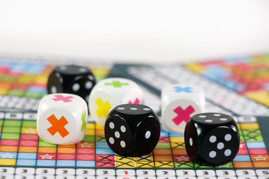 999 Games - Keer op Keer - Dobbelspel - Hét dobbelspel voor het hele gezin - Gezelschapsspel - Familiespel - Educatief spel - Klein cadeautje