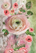 12,5 jaar getrouwd! Hartelijk gefeliciteerd! Een fleurige kaart met mooie gekleurde rozen. Een leuke kaart om zo te geven of om bij een cadeau te voegen. Een dubbele wenskaart inclusief envelop en in folie verpakt.