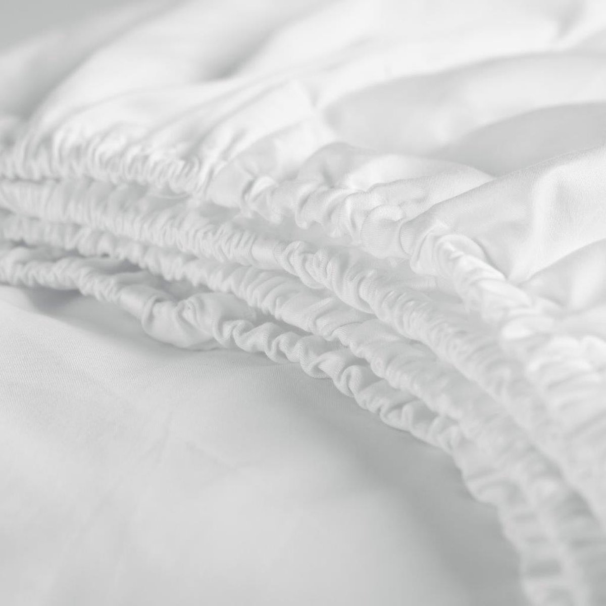 Cinderella Sundays Hoeslaken - Topper - 100% Katoen-Satijn - 200x200 cm - tot 15 cm  - Wit