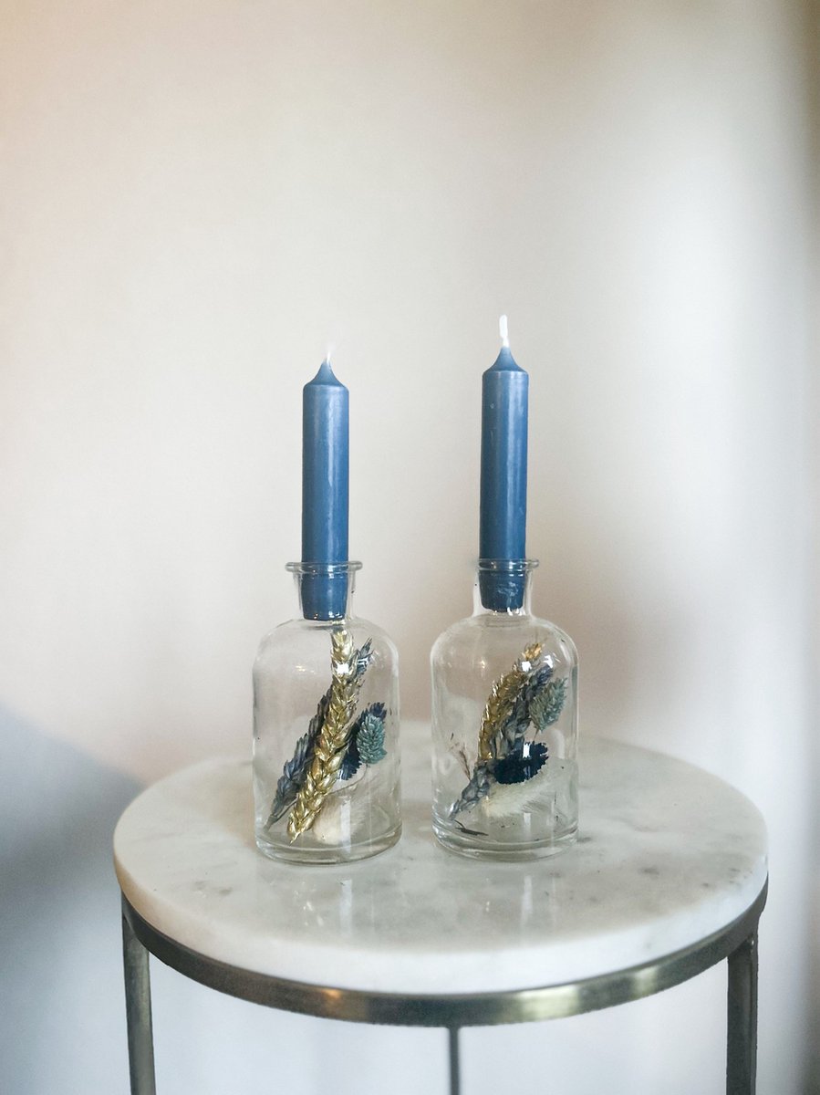 Vaasjes met droogbloemen en kaarsjes – Blauw – 2 stuks - Blauwe kaarsen met droogbloemen - Kaarsen - Blauwe kaarsen - Cadeau - Cadeau voor huis - Cadeau voor kamer - Huisdecoratie - La Florista