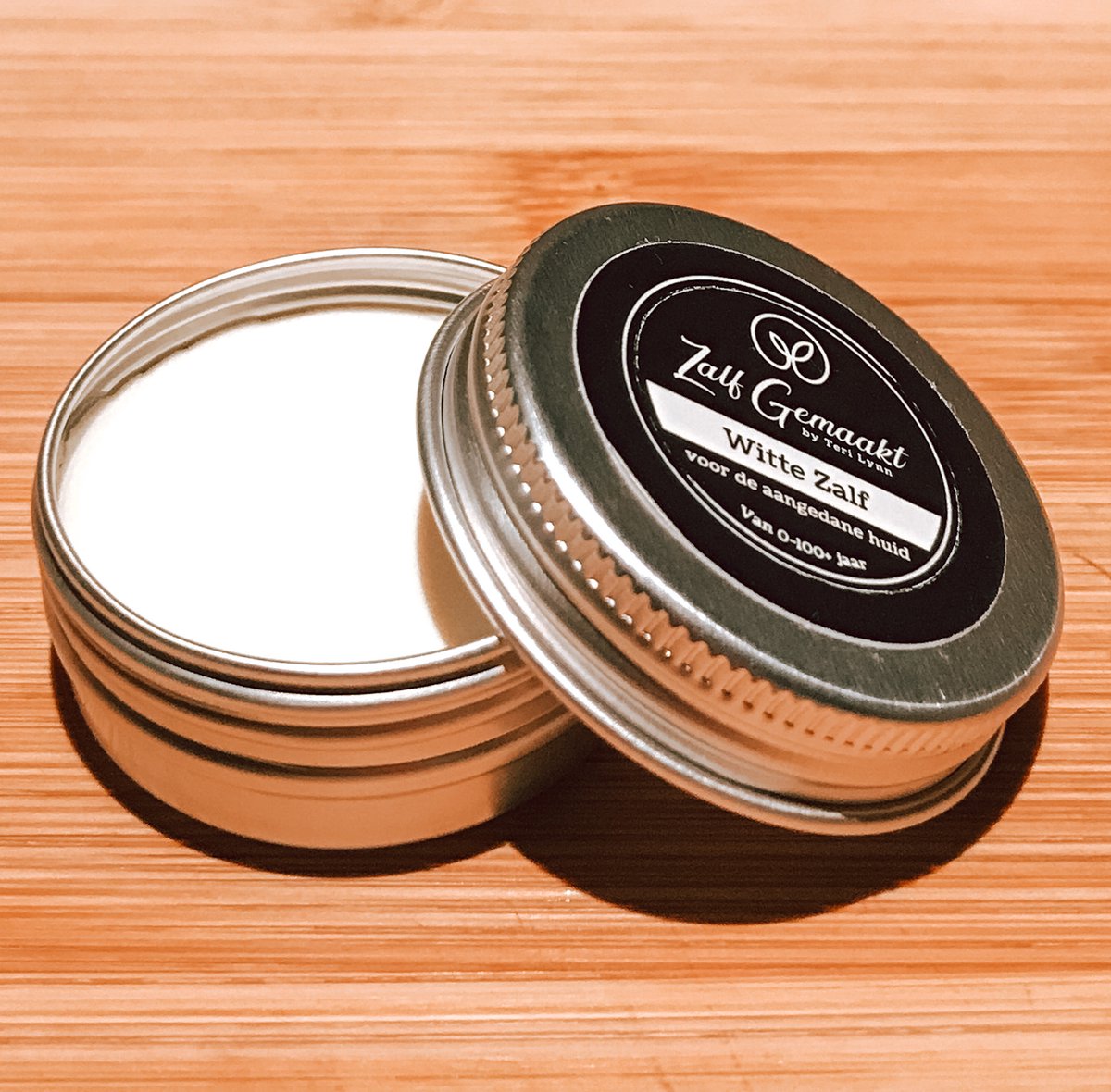 Goedkoopste Zalf Gemaakt - Witte Zalf - 10g - (met track & trace) - 100 natuurlijke zalf te gebruiken bij droge huid, kloven, eelt, lipblaasjes, schrale plekken, luieruitslag en meer! Veilig voor baby's en gezichten, sterk genoeg voor volwassenen.