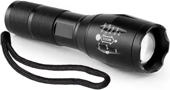 Everbrite Mini LED Zaklamp Met Koord Bont Klein Rood Kunststof 1 W Met 3 Aaa Batterijen Voor Camping Verjaardagscadeau