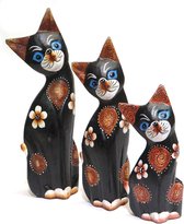 Houten Kat Cadeau Fair Trade Handgesneden Set van 3 Geschilderde Katten - 26cm, 19cm en 14cm Hoog