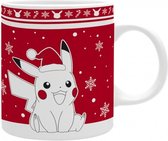 Pokemon Kerstmok - Pikachu met kerstversiering en kerstmuts - keramiek