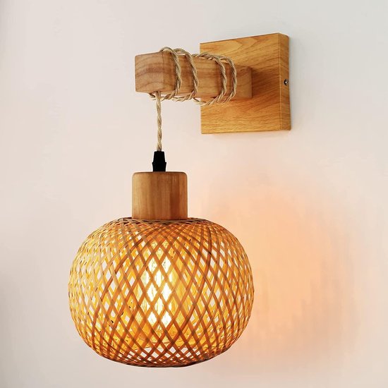Wandlamp in vintage bamboe lantaarnlamp