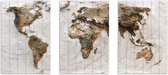 Wereldkaart drieluik Earth op vurenhouten planken | 3x 30cm x 45cm | 100 gratis gekleurde vlaggetjes