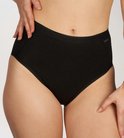 Zwarte dames high waist slip met verstevigd kruisje en naad op de achterkant.