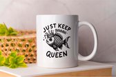 Mok Just Keep Swimming Queen - Sarcasm - Gift - Cadeau - NotReally - JustKidding - SarcasmModeOn - Sarcasme - NietEcht - GrapjeHoor - SarcasmeLeven