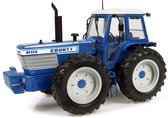 De 1:32 gegoten modelauto van de Ford County 1474-tractor uit 1984 in blauw. De fabrikant van het schaalmodel is Universal Hobbies. Dit model is alleen online verkrijgbaar