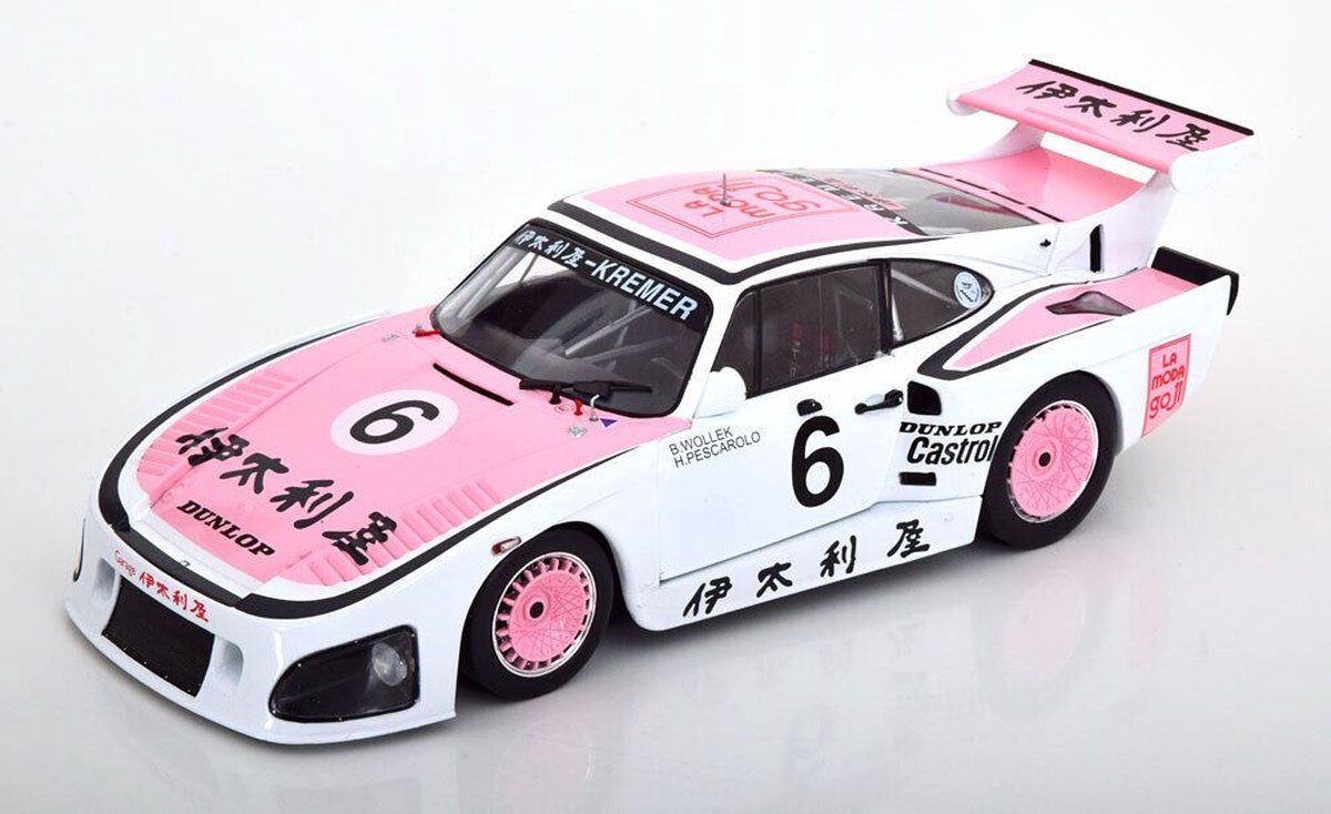Het 1:18 gegoten model van de Porsche 935K3 Team Porsche Kremer Racing #6, winnaar van de 1000 km Suzuki van 1981. De chauffeurs waren B. Wollek en H. Pescarolo De fabrikant van het schaalmodel is Solido. Dit model is alleen online