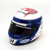 De 1:2 Bell-helm van Nicholas Latifi van de GP van Bahrein van 2021. De fabrikant van het schaalmodel is Bell Helmets. Dit model is alleen online verkrijgbaar.