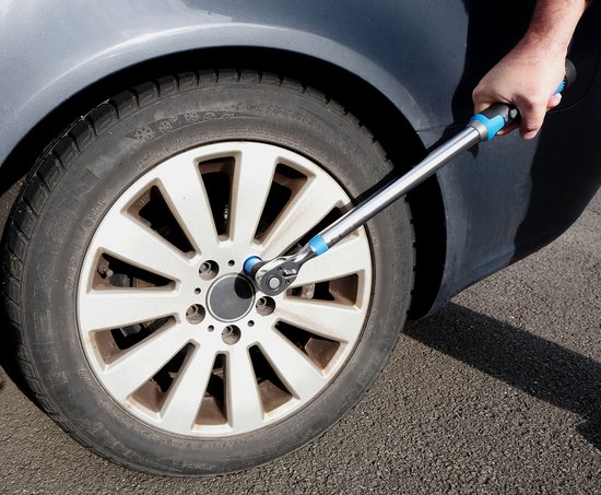 SW-Stahl 03933L Clé dynamométrique 1/2 pouce 40-210 Nm avec tête à cliquet réversible pour changement de pneu I 24 dents I Serrage dans le sens des aiguilles d'une montre I Précision d'engagement ±4% I Carré d'entraînement 12,5 mm (1/2")