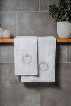 Embroidered Towel / Personalized Towel / Monogram towel / Beach Towel - Bath Towel White Letter L 50x70