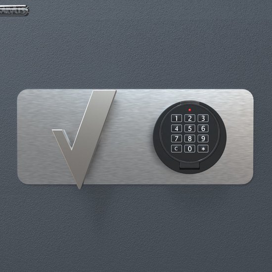 Grijze metalen plaat op een kluisdeur met een zilveren "V" symbool en een digitaal cijferslot met rode indicator.