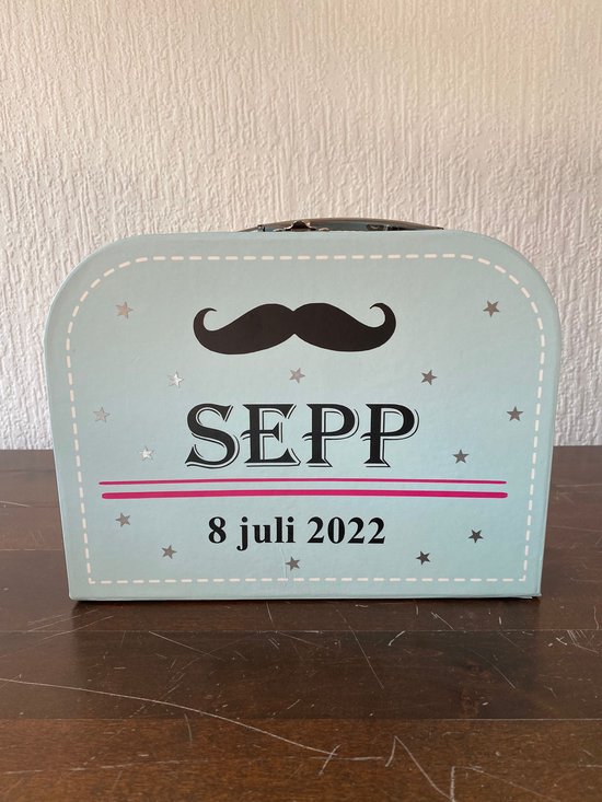 Geboortekoffertje met naam - Blauw - Op basis van geboortekaartje - mail foto geboortekaartje naar info@hipmetpitcreaties.be van Hip met Pit Creaties — afbeelding 4