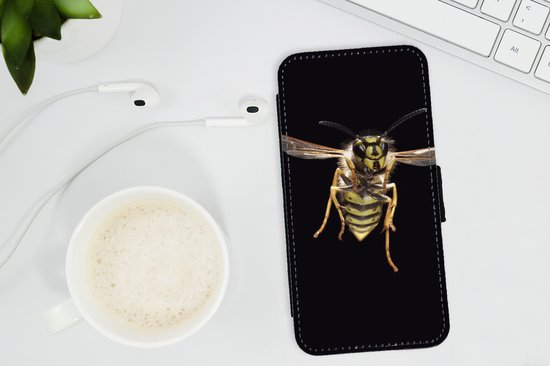Telefoonhoesje Geschikt voor iPhone XR telefoonhoesje - Wesp - Insecten - Portret - Met vakjes - Wallet case met magneetsluiting